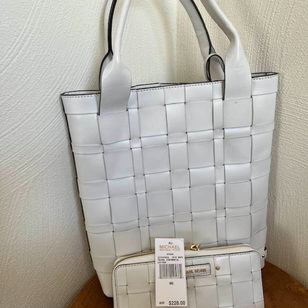Micheal Kors Vivian whit basketweave bag and matching wallet